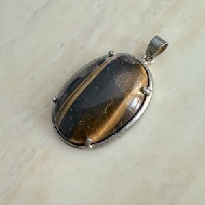 Vintage Silver Tigers Eye Oval Stone Necklace Pendant